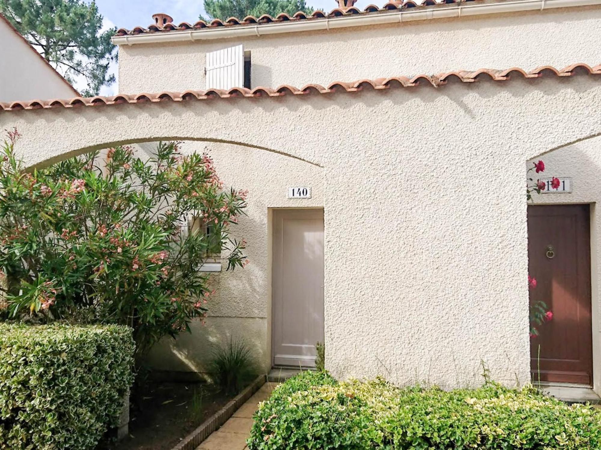 Location - Maison 4/5 Pers. Avec Piscine, Proche Plages & Commerces. - Fr-1-705-6